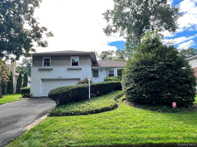 108 Gilmar Lane, Roslyn Heights, NY 11577
