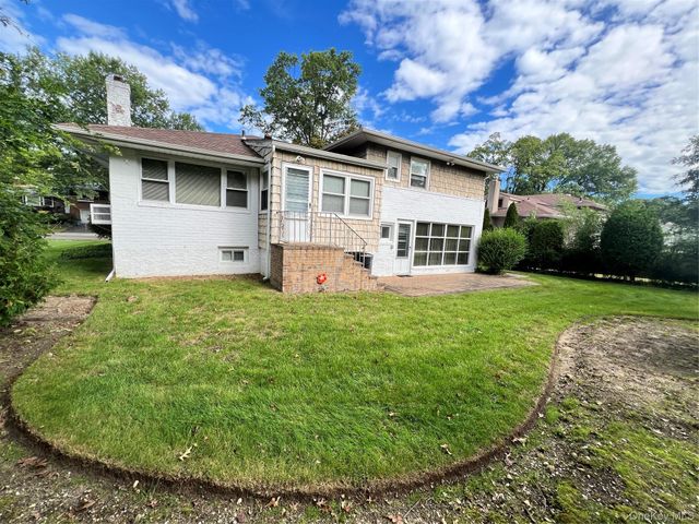 108 Gilmar Lane, Roslyn Heights, NY 11577
