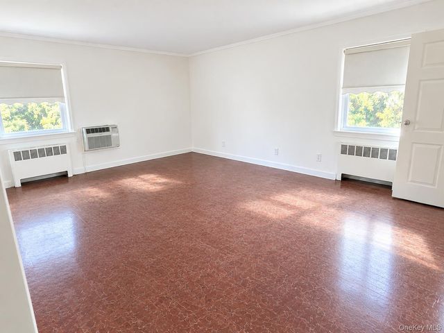108 Gilmar Lane, Roslyn Heights, NY 11577