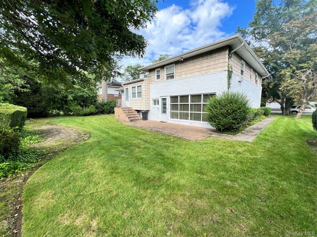 108 Gilmar Lane, Roslyn Heights, NY 11577