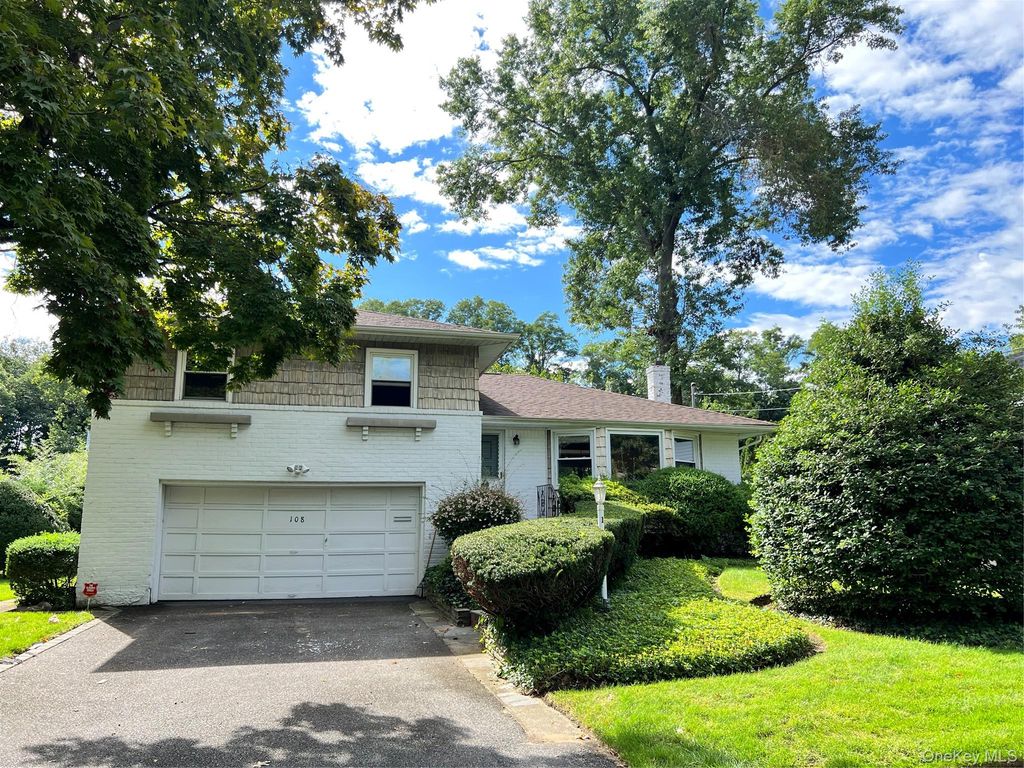 108 Gilmar Lane, Roslyn Heights, NY 11577 — exterior