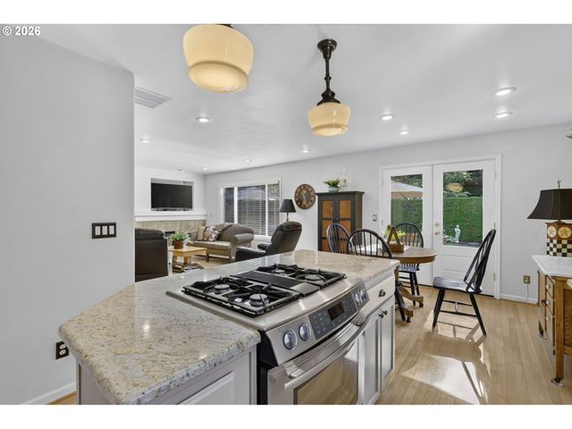 1655 Se DOGWOOD Way, Gresham, OR 97080