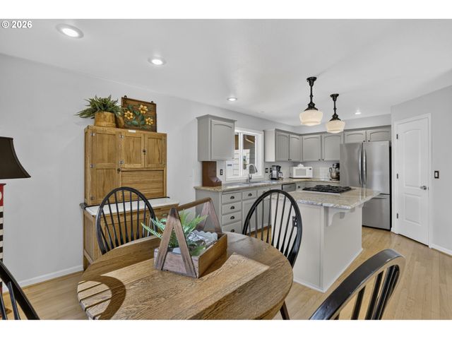 1655 Se DOGWOOD Way, Gresham, OR 97080