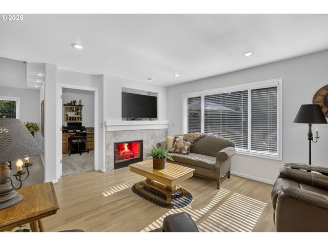 1655 Se DOGWOOD Way, Gresham, OR 97080