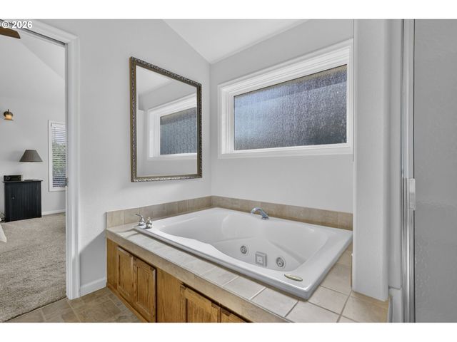 1655 Se DOGWOOD Way, Gresham, OR 97080