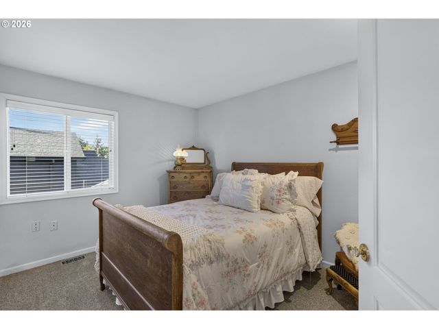 1655 Se DOGWOOD Way, Gresham, OR 97080