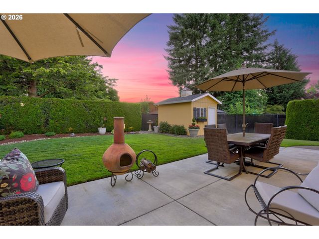 1655 Se DOGWOOD Way, Gresham, OR 97080