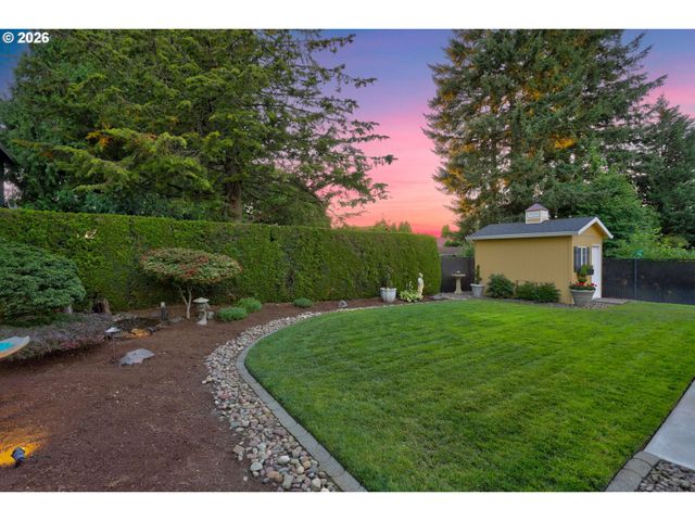 1655 Se DOGWOOD Way, Gresham, OR 97080
