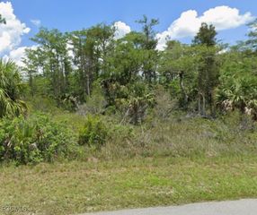 480 Westchester DR, Lehigh Acres, FL 33972