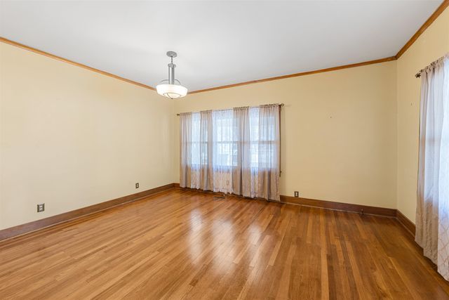917 S Santa Fe, Salina, KS 67401