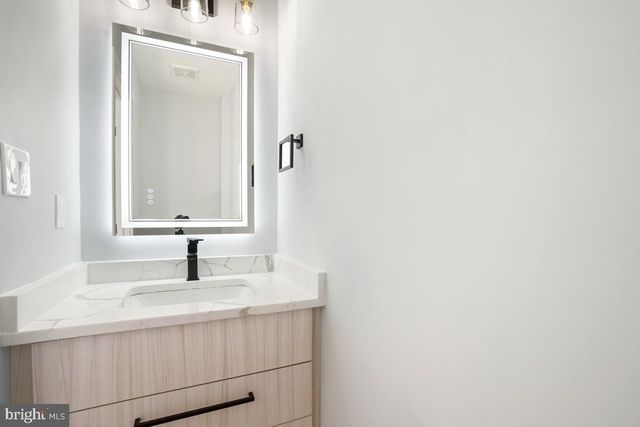 1511 WEST VIRGINIA AVE NE, Washington, DC 20002