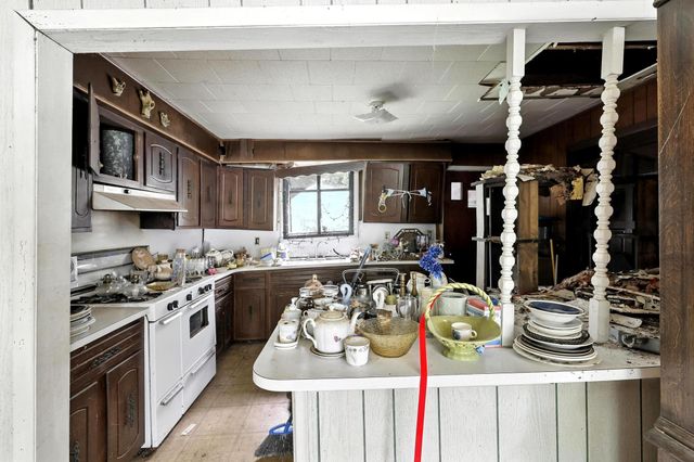 6907 Isla Road, Brookside, TX 77581