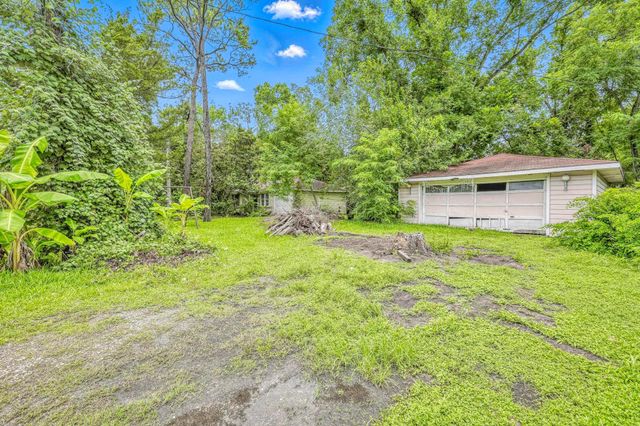 6907 Isla Road, Brookside, TX 77581