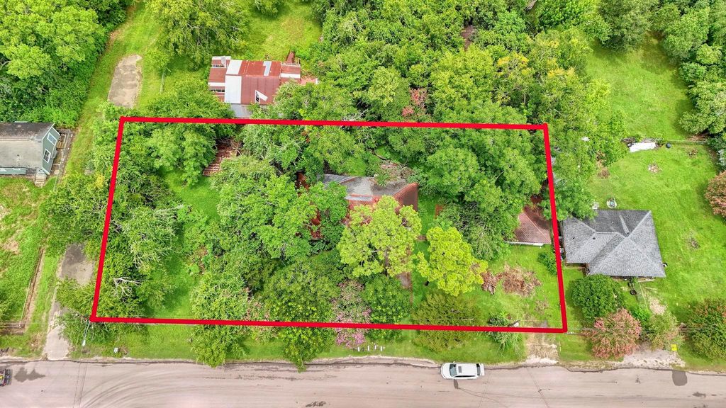 6907 Isla Road, Brookside, TX 77581