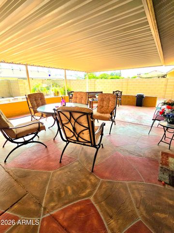 10325 W FLORIADE Drive, Sun City, AZ 85351