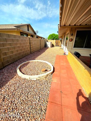 10325 W FLORIADE Drive, Sun City, AZ 85351