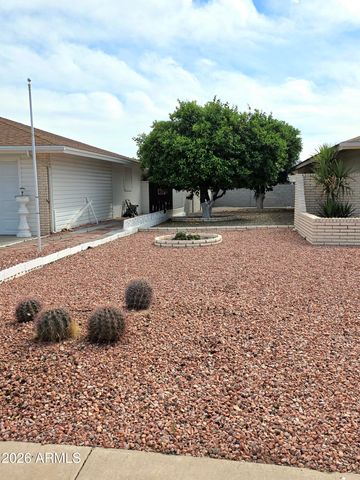 10325 W FLORIADE Drive, Sun City, AZ 85351