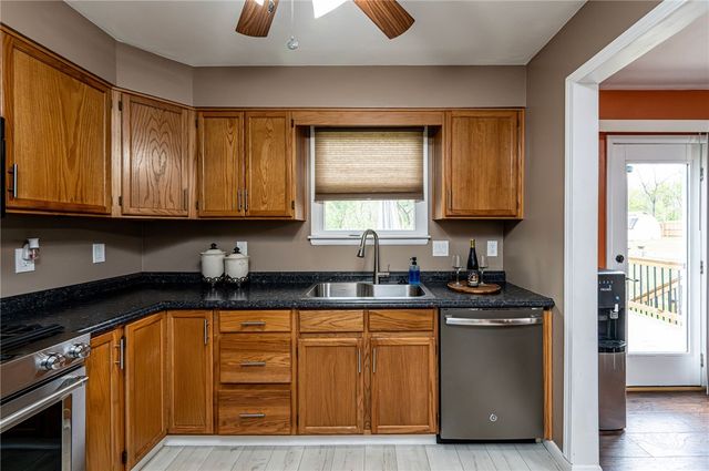 2329 Skidmore Rd, Hempfield Twp, PA 15601