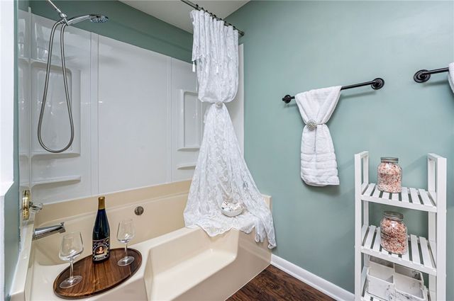 2329 Skidmore Rd, Hempfield Twp, PA 15601