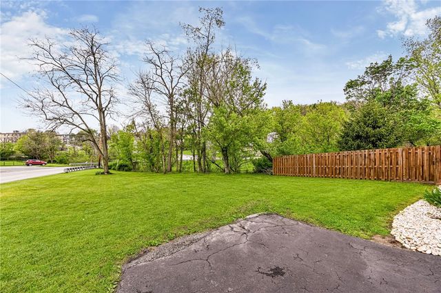 2329 Skidmore Rd, Hempfield Twp, PA 15601
