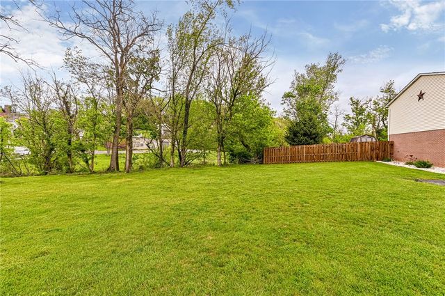 2329 Skidmore Rd, Hempfield Twp, PA 15601