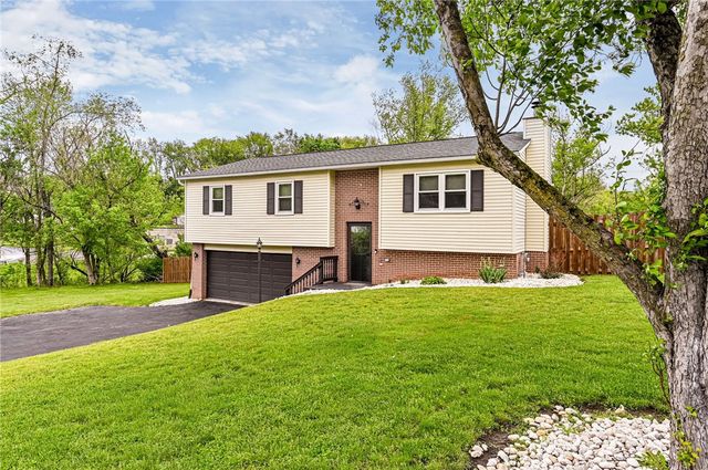 2329 Skidmore Rd, Hempfield Twp, PA 15601