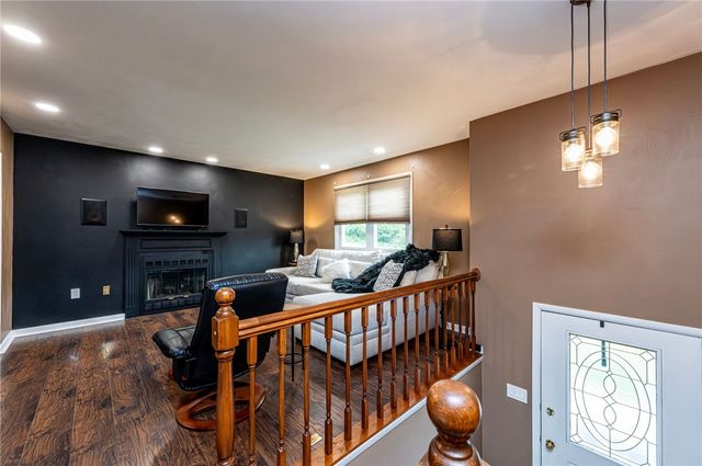 2329 Skidmore Rd, Hempfield Twp, PA 15601