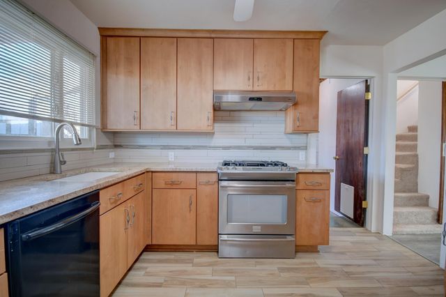 1501 Del Monte Trail SW, Albuquerque, NM 87121