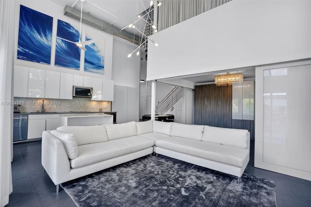 900 4th St 6, Miami Beach, FL 33139