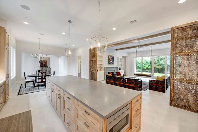 247 Piney Point Road, Piney Point Village, TX 77024