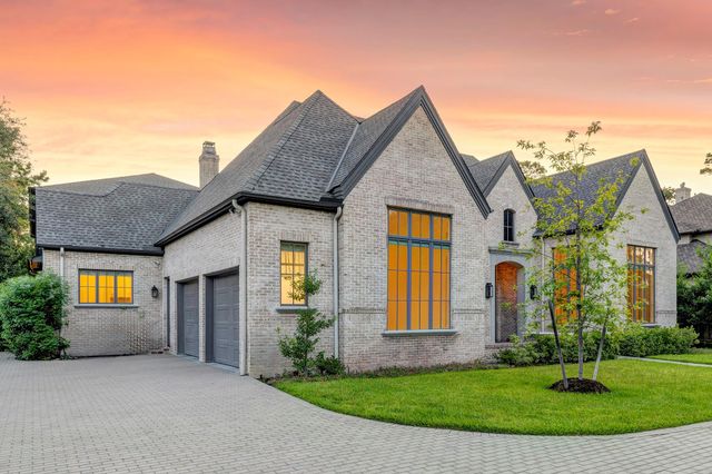 247 Piney Point Road, Piney Point Village, TX 77024