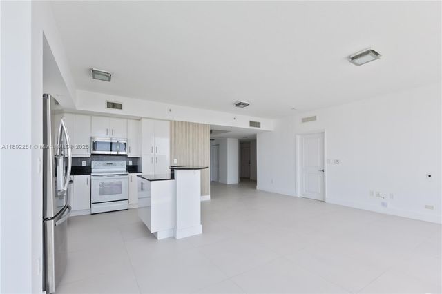 7900 Harbor Island Dr 926, North Bay Village, FL 33141