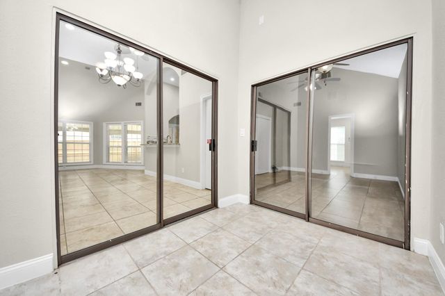 5039 E Pagewick Drive, Houston, TX 77041