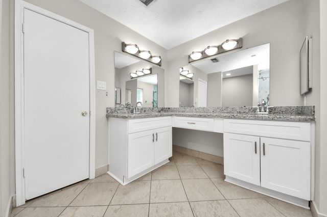 5039 E Pagewick Drive, Houston, TX 77041