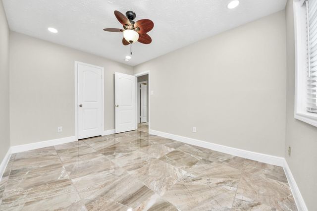 5039 E Pagewick Drive, Houston, TX 77041
