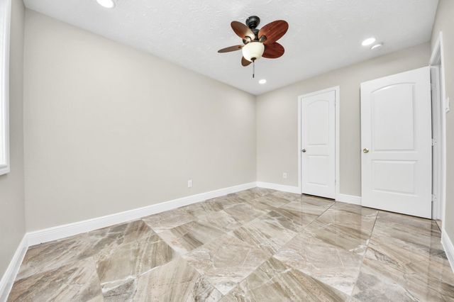 5039 E Pagewick Drive, Houston, TX 77041