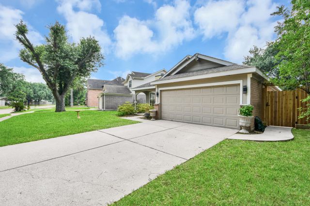 5039 E Pagewick Drive, Houston, TX 77041