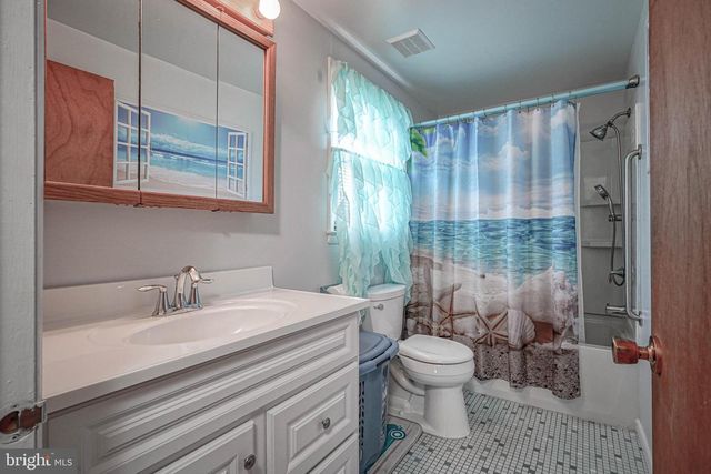 132 DARTMOUTH RD, Pennsville, NJ 08070