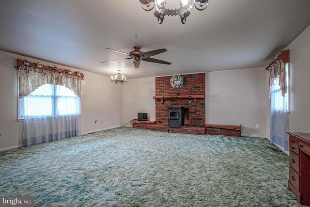 132 DARTMOUTH RD, Pennsville, NJ 08070