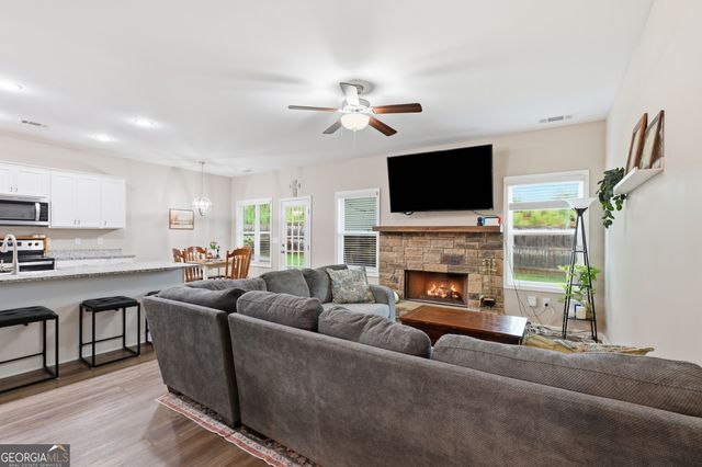6352 Magnolia Station Drive, Lula, GA 30554