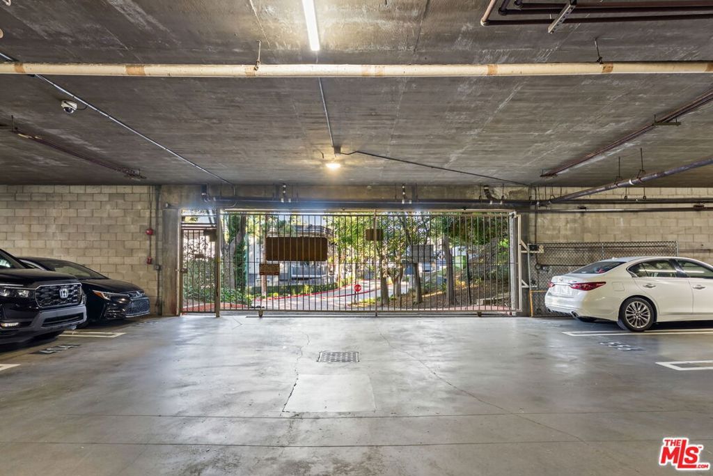 Image 12 of property listing at 3480 Barham Boulevard 306, Los Angeles, CA 90068