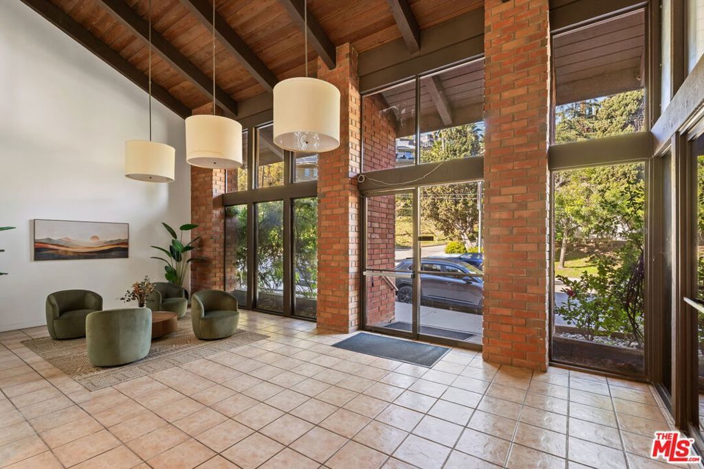 Image 14 of property listing at 3480 Barham Boulevard 306, Los Angeles, CA 90068