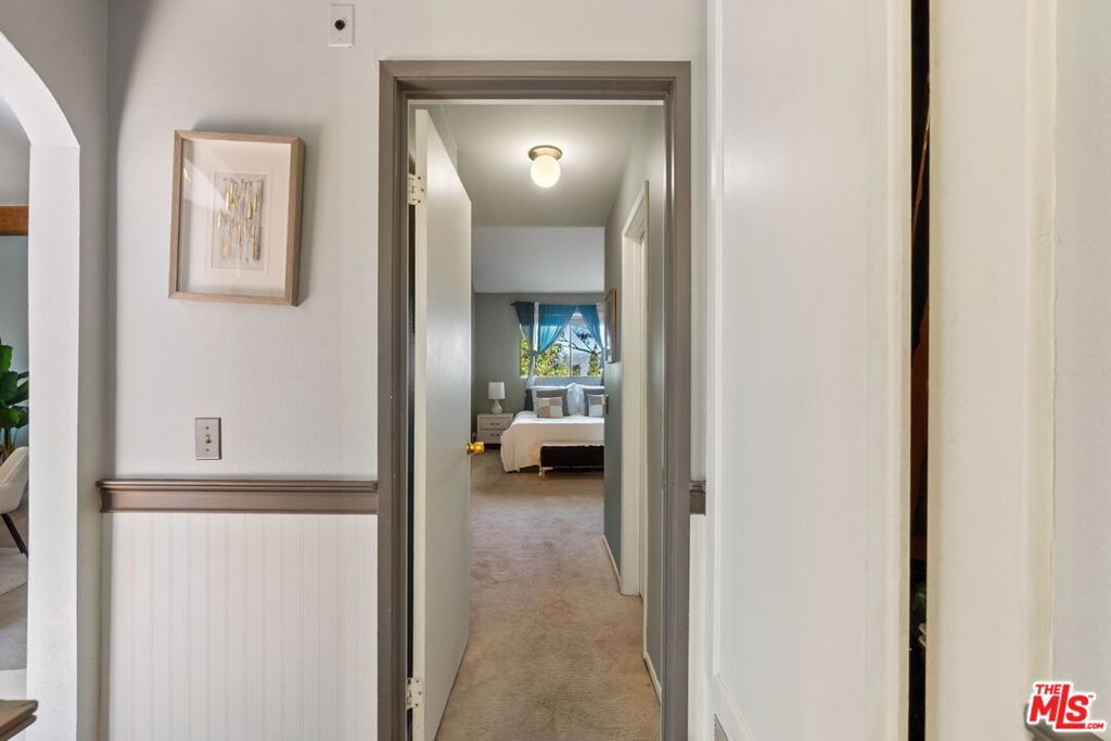 Image 6 of property listing at 3480 Barham Boulevard 306, Los Angeles, CA 90068
