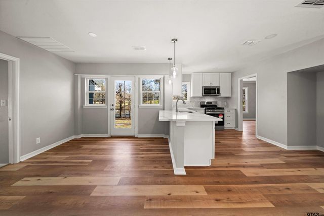 2809 Robertson Ave, Tyler, TX 75701