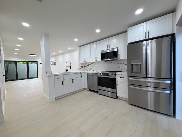 575 NE 7th Avenue 4b, Fort Lauderdale, FL 33301