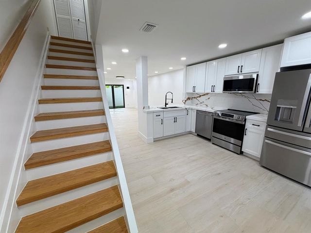 575 NE 7th Avenue 4b, Fort Lauderdale, FL 33301