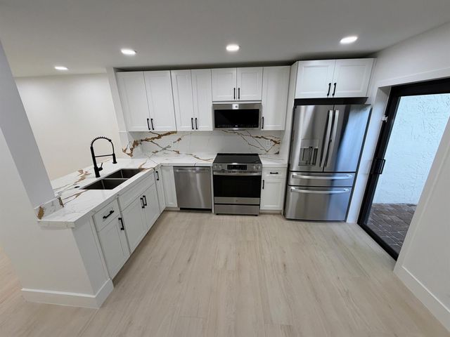 575 NE 7th Avenue 4b, Fort Lauderdale, FL 33301