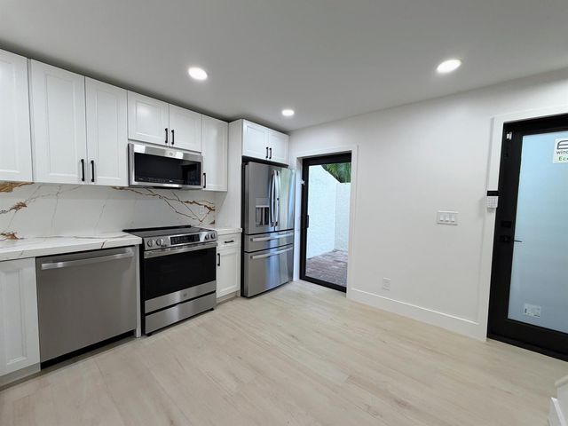 575 NE 7th Avenue 4b, Fort Lauderdale, FL 33301