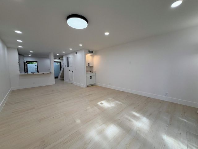 575 NE 7th Avenue 4b, Fort Lauderdale, FL 33301