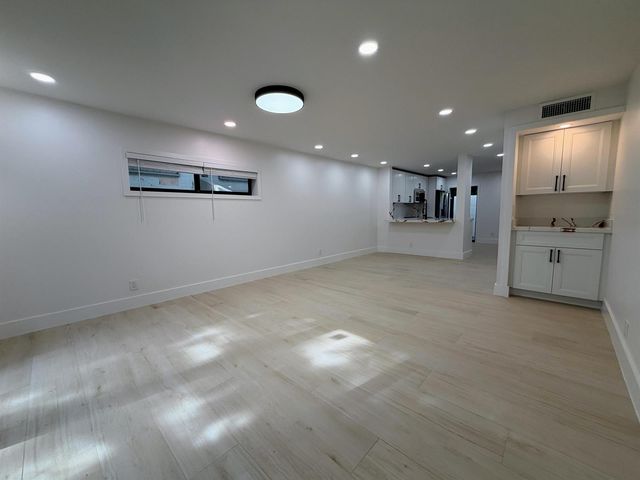 575 NE 7th Avenue 4b, Fort Lauderdale, FL 33301